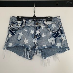Distressed Star Denim Shorts Size 24